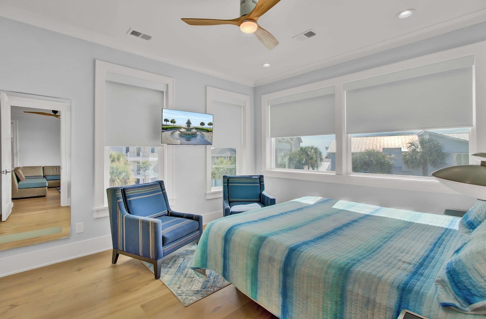 7 Beachwood East by Avantstay Steps to the Beach Ocean Views, Hot Tub, 7bdr
