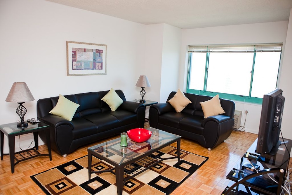 Hudson Suites at Newport