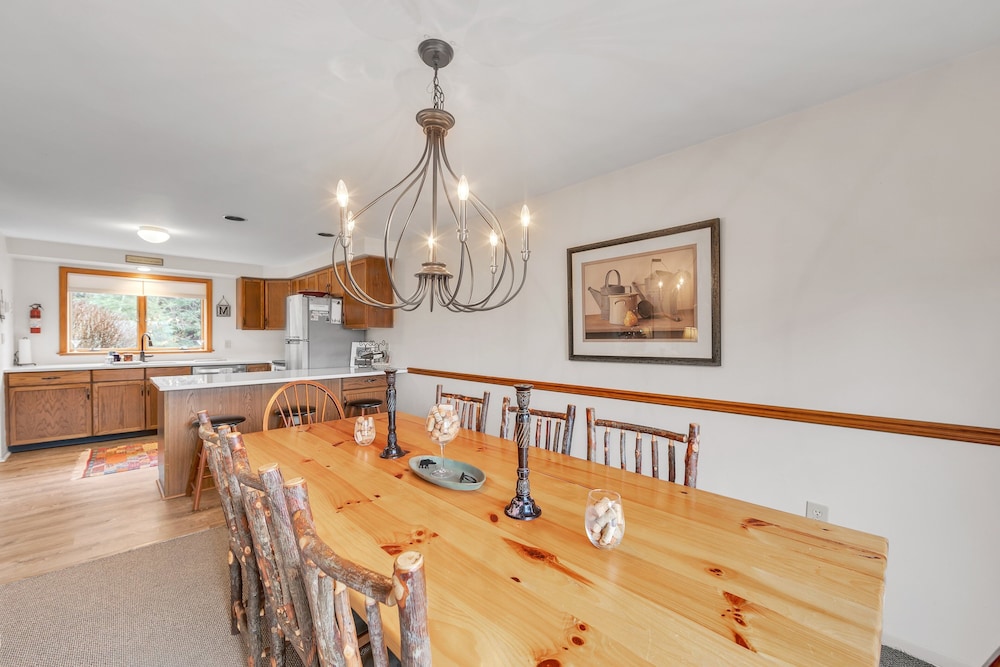 Moxham 58h - Adirondack Retreat Mountain Views 3 Bedroom Townhouse by The Summit at Gore Mountain