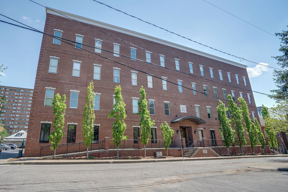 Lofts At 30th - Urban Lodge - Mins to Broadway!