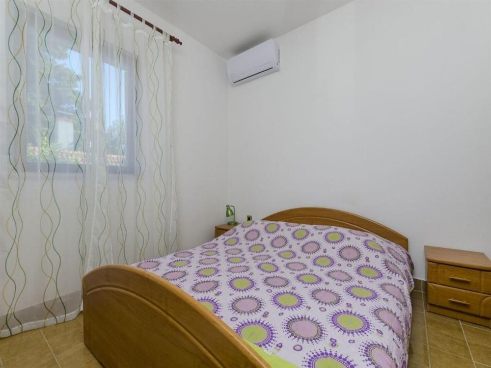 Silvana - Economy Apartments - A2 view 4