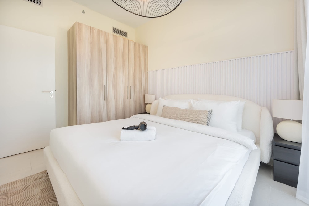 Tranquil 1BR Hideaway in Damac Hills