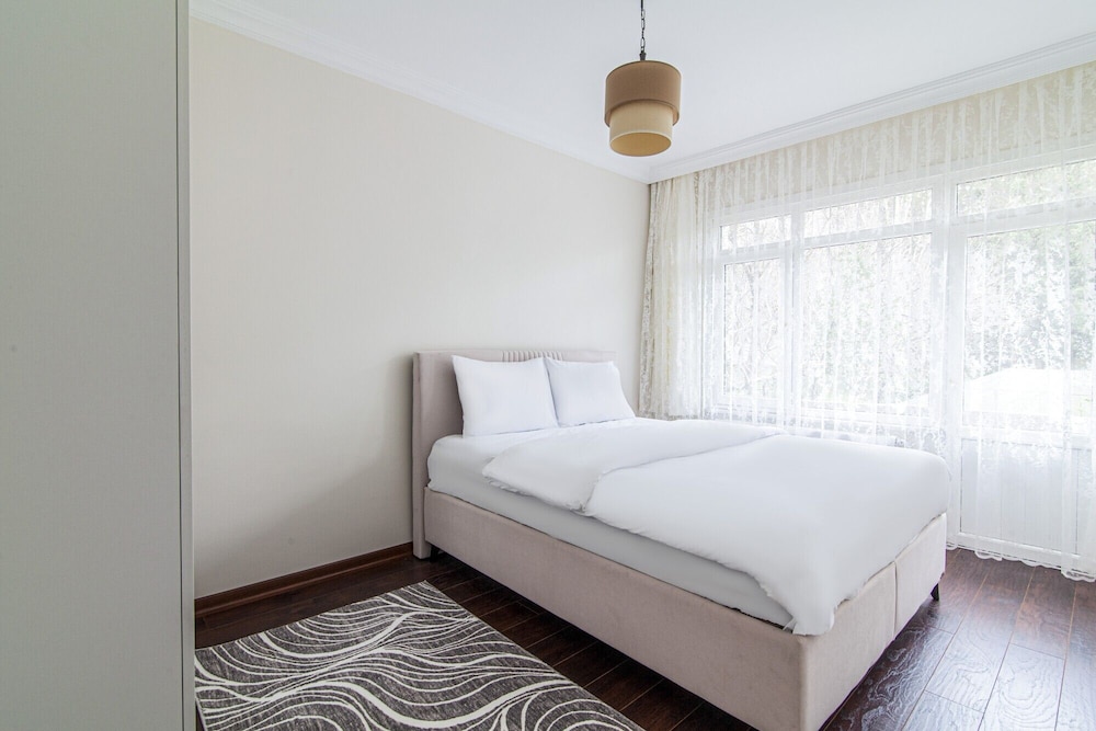 Comfy Flat With Balcony in Uskudar