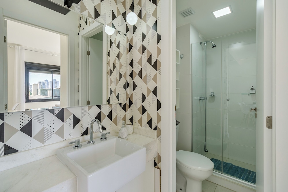 Beautiful Apartment in Condo With Pool Rpf0605