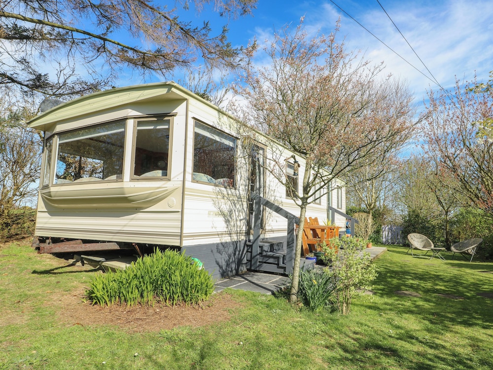 Fron Dderw Caravan