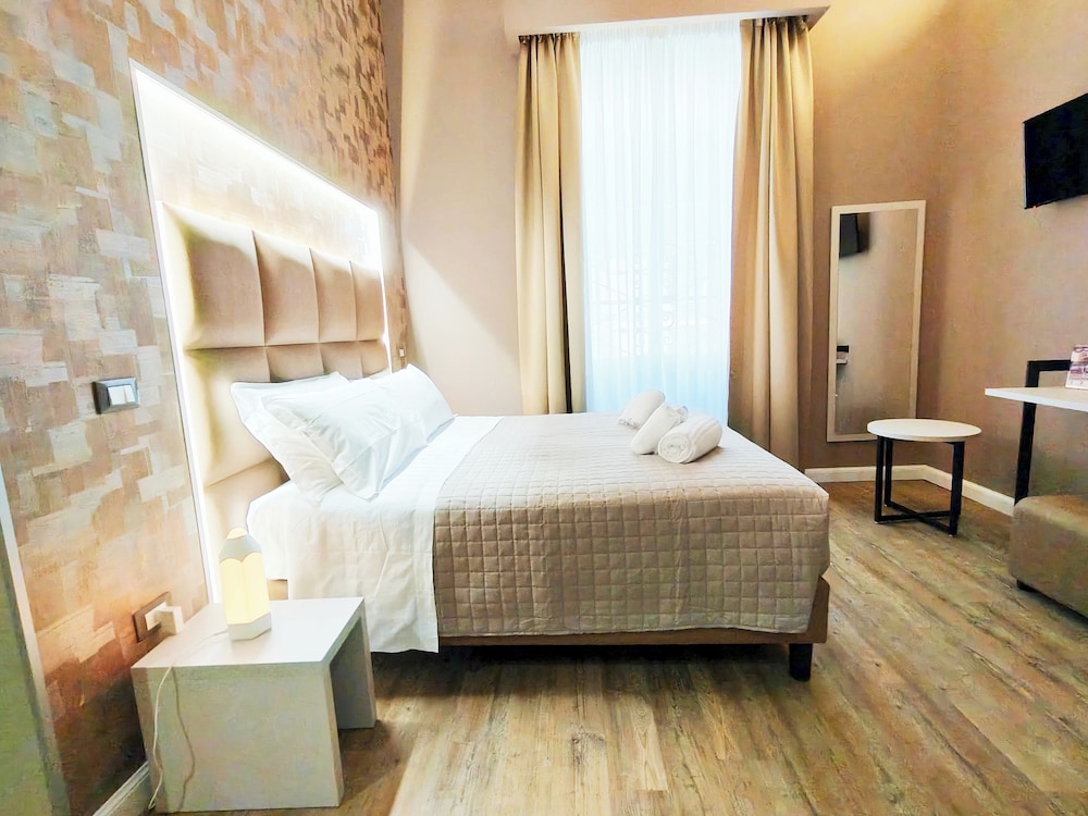 Nicole Suite