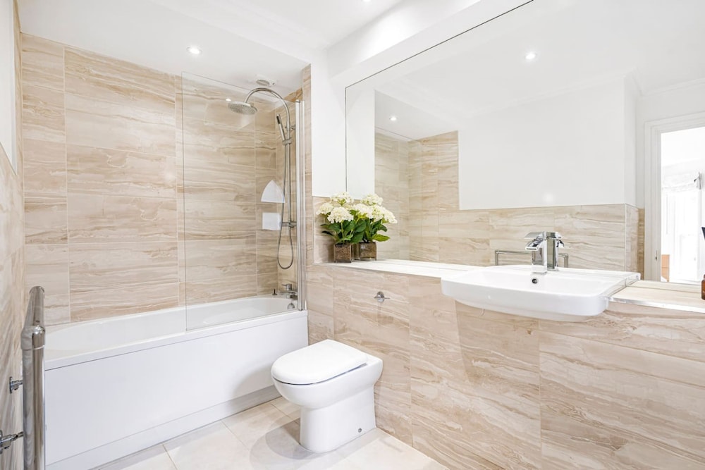 4-bed House Next To Harrods Pont Street Mews