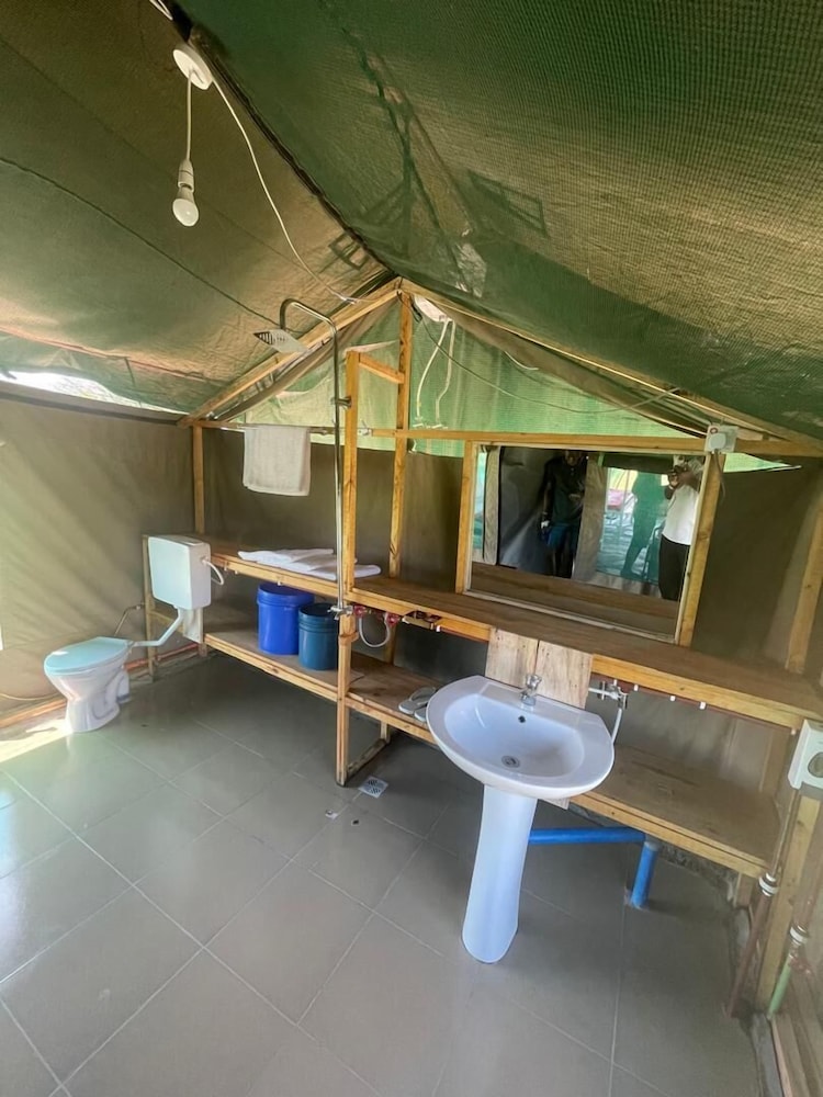 AMENITY TOURS & CAMPING - SERENGETI