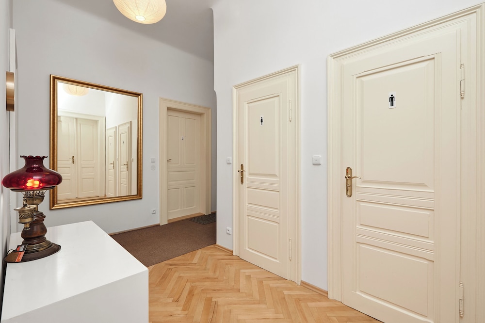 Room & Parking Assistance