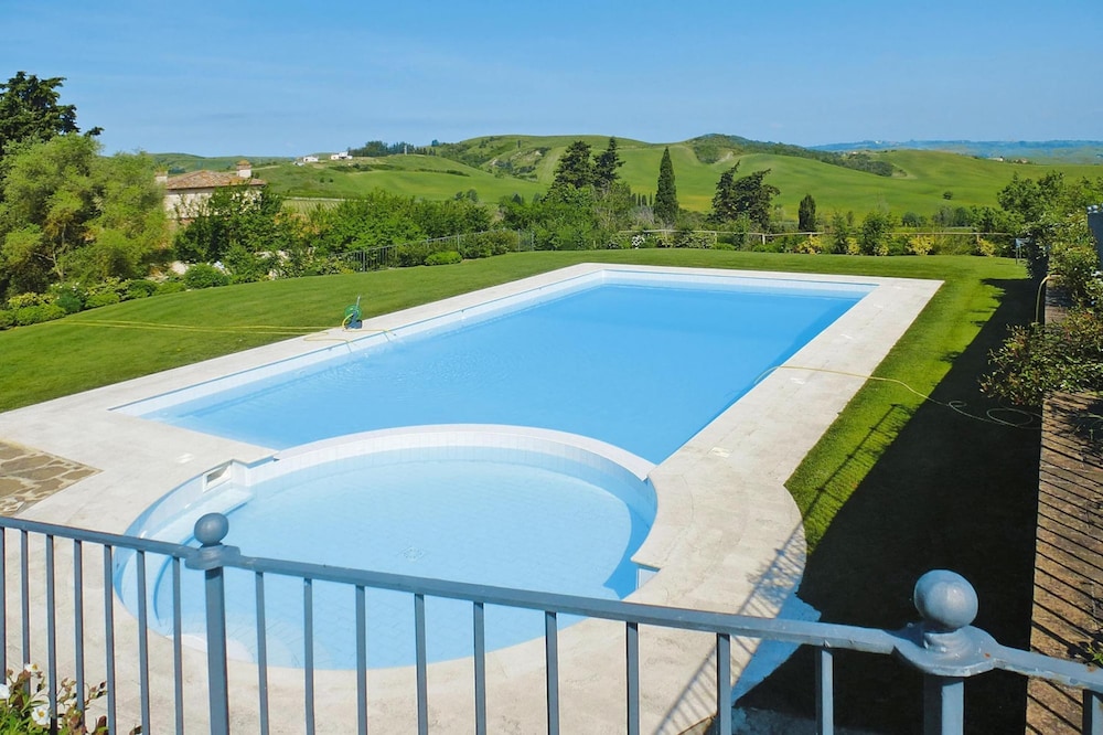 Apartment in Tuscany With Pool & Golf photo 3