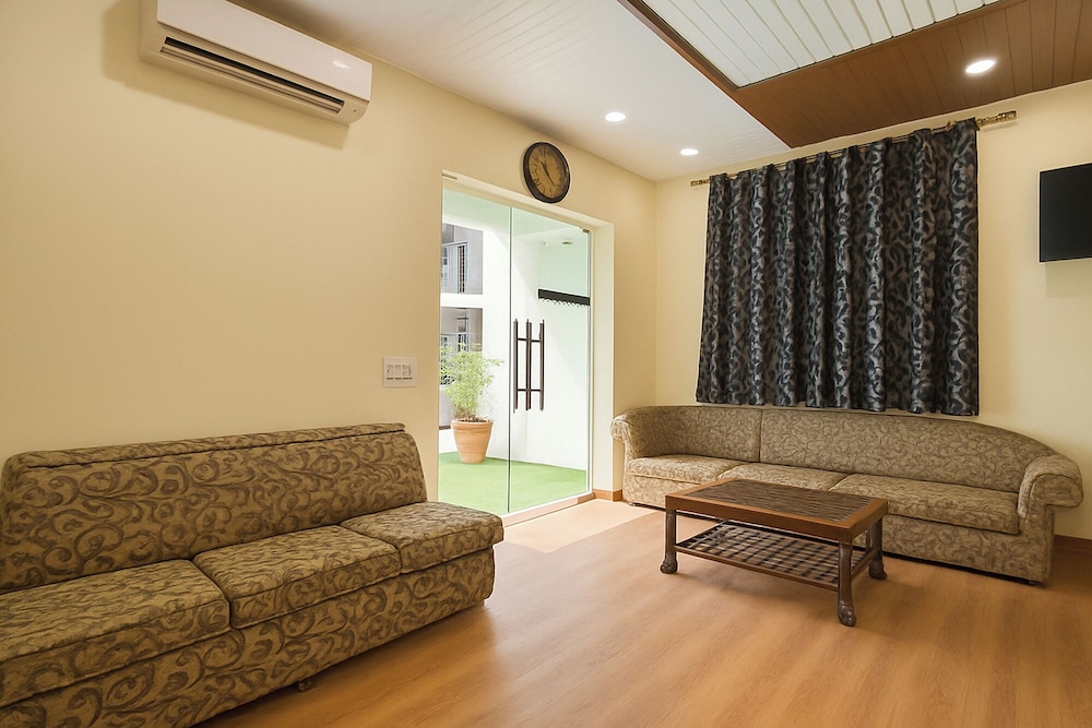 Fabhotel White House Tilak Nagar