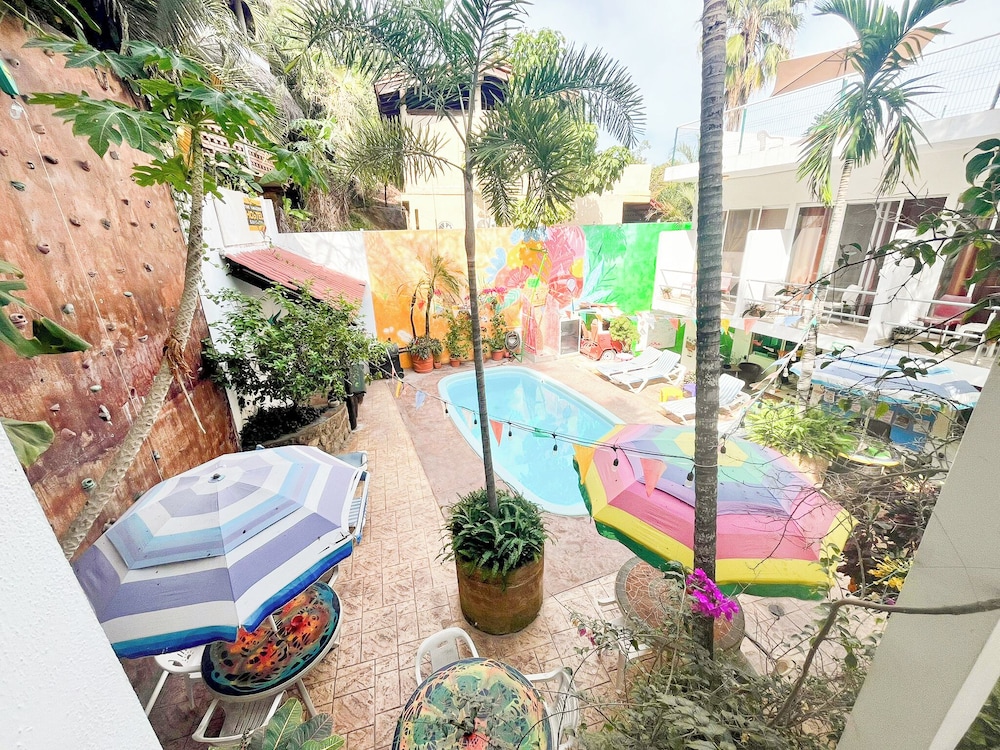 ITH Sayulita Amazing Surf Hostel
