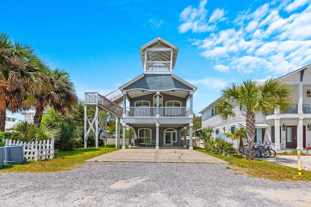 Walk to Santa Rosa Beach Private Pool, Balcony, and Coastal Views