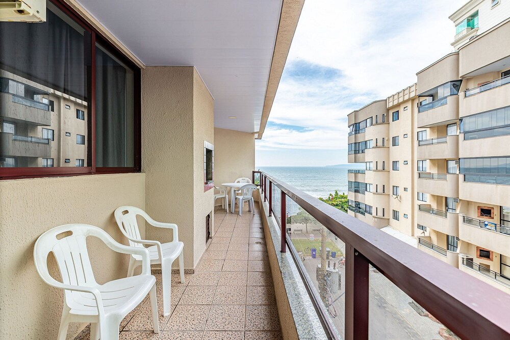 Apt Foot in the Sand sea View in Meia Praia Evb308