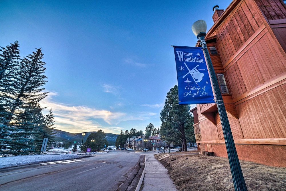 2 Blocks to Angel Fire Resort: Family Condo