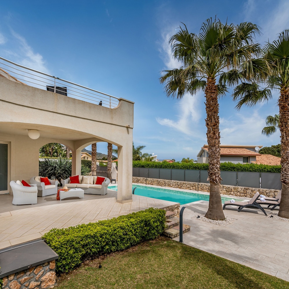 Villa Jacqueline con Piscina Privata 8 Posti Letto