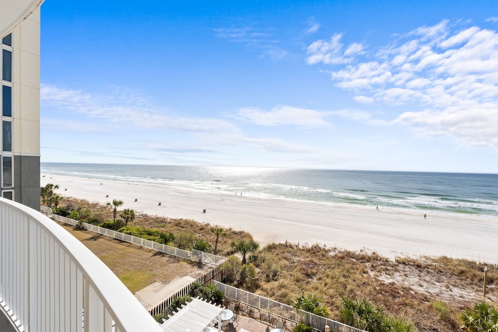 Twin Palms by Book That Condo