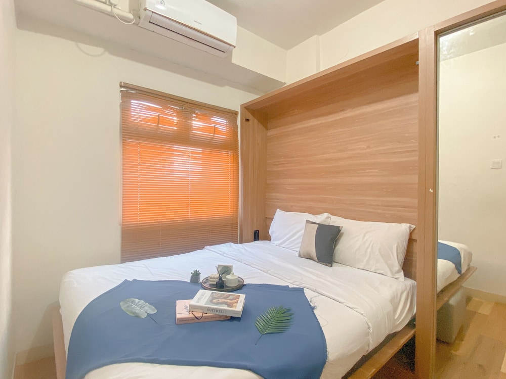 Cozy Living 2Br At Green Pramuka City Apartment