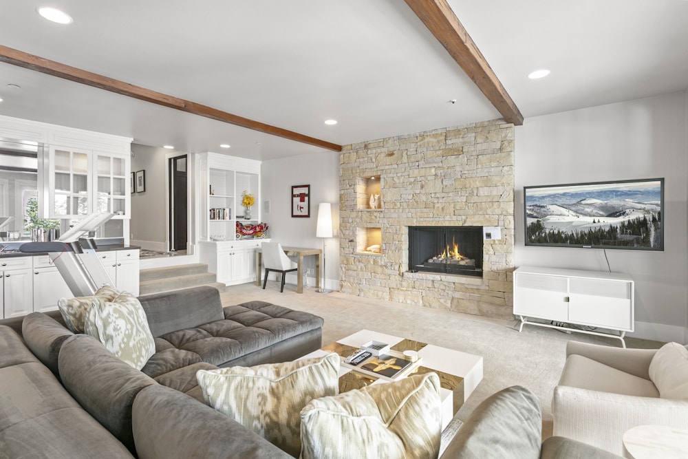 6977 Silver Lake Drive - 5 Bedroom Private Home with Hot Tub 5 Home