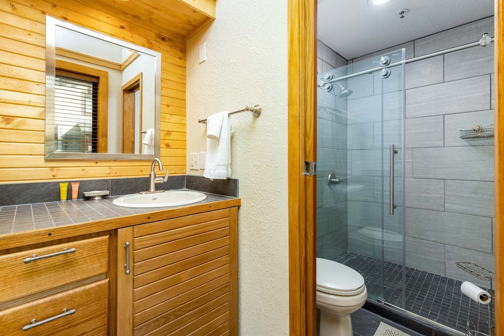 Keystone Ski Resort CO - Slopeside Lodging