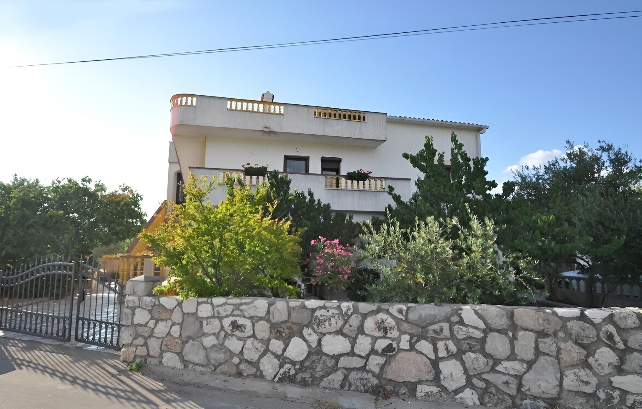 Sama - A1 view 3