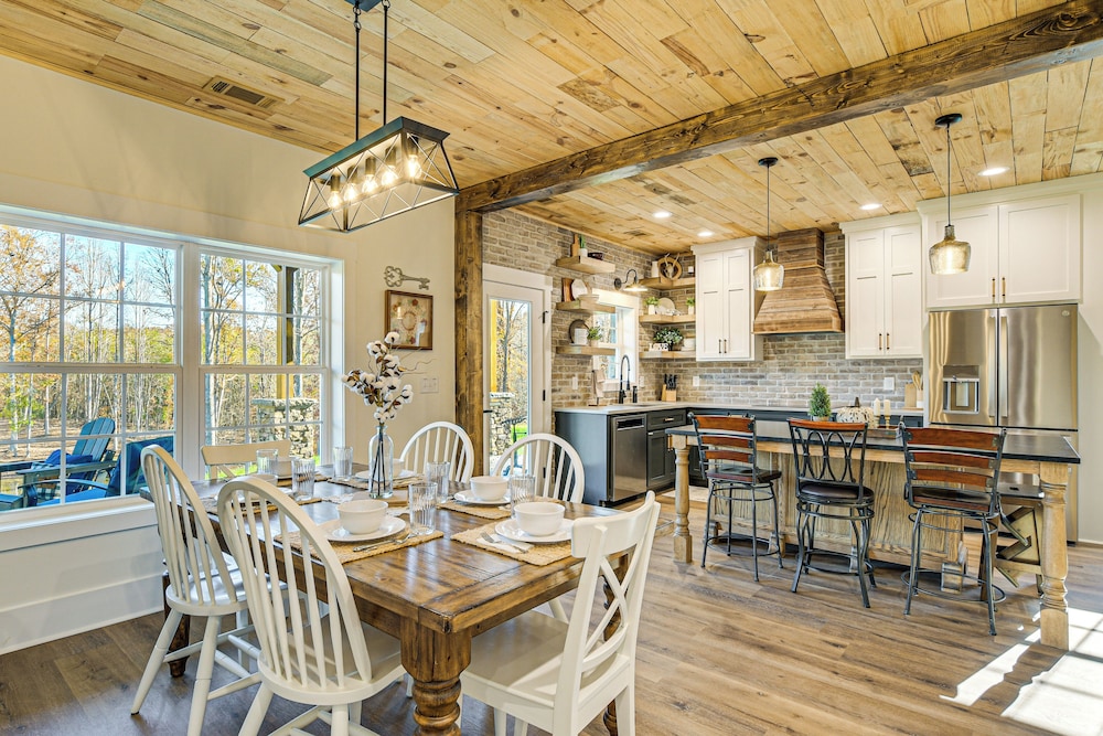 Family-friendly Barndominium Near Greenville!