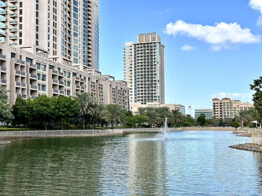 Lux BnB Travo Tower I Private Garden I Lake View