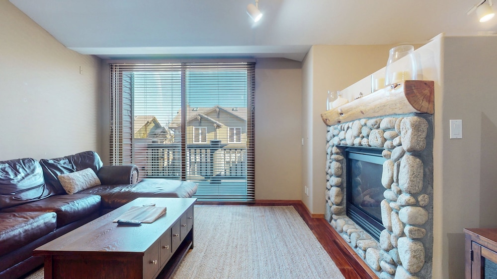 Snowcreek V #1002 2 Bedroom Condo