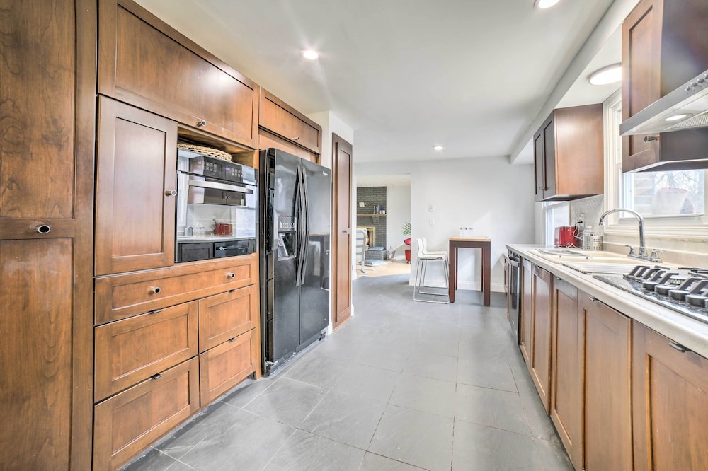 Charming Vacation Rental: 15 Mi to Pittsburgh - Property Image 32