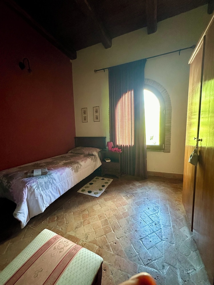 Room in Lodge - B&B Love - Country House, Room Rent- Roma photo 5