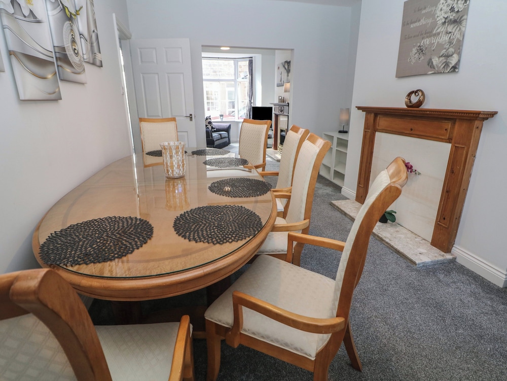 15 South Avenue Mews
