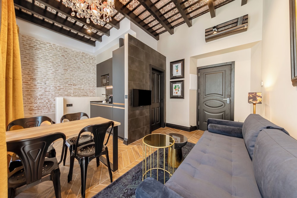 Casa 1862 Heritage Suites by Stay Unique