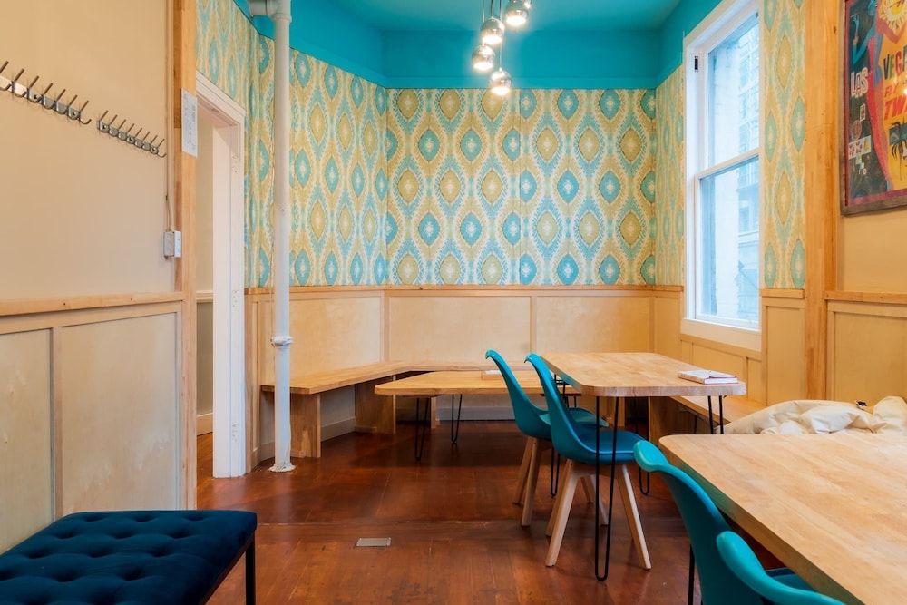 Cambie Downtown Hostel