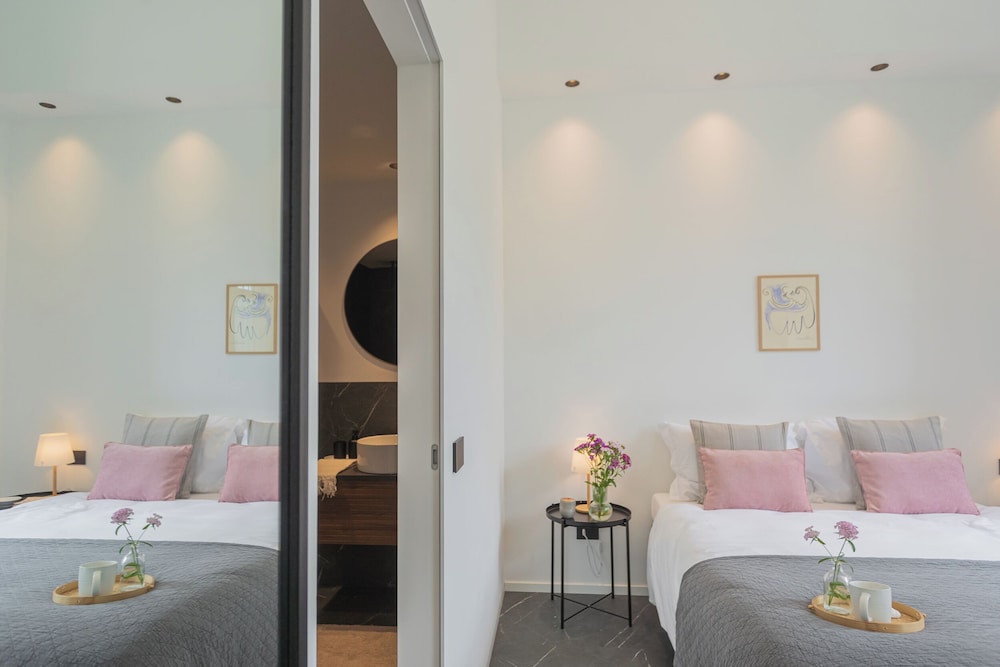 Piccola Como Lotus by Rent all Como