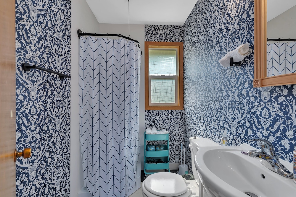 Rizzy's on the Lake - Property Image 12