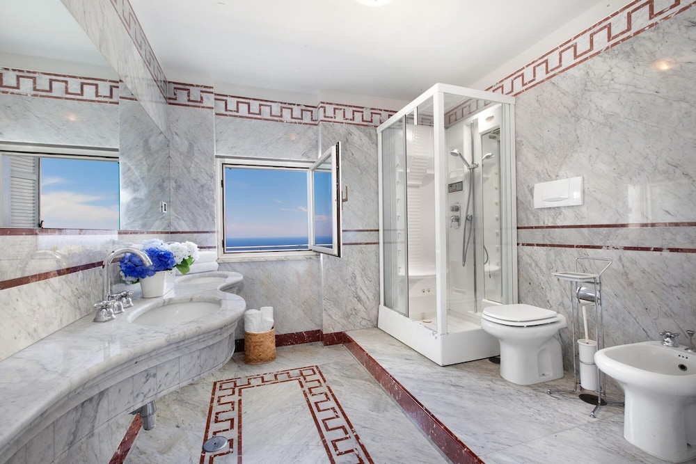 Villa Claudia in Massa Lubrense view 3