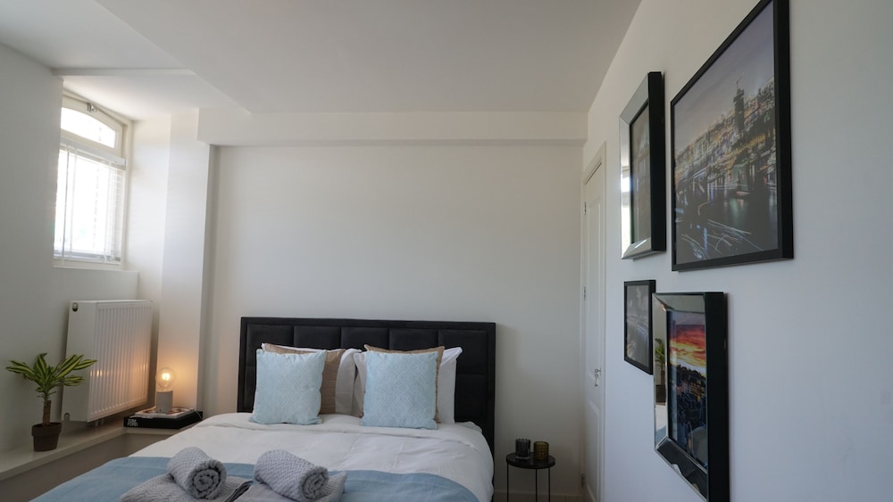 Marnix residence