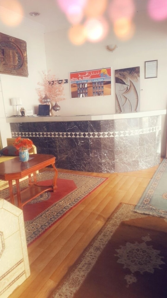 Lobby & Reception