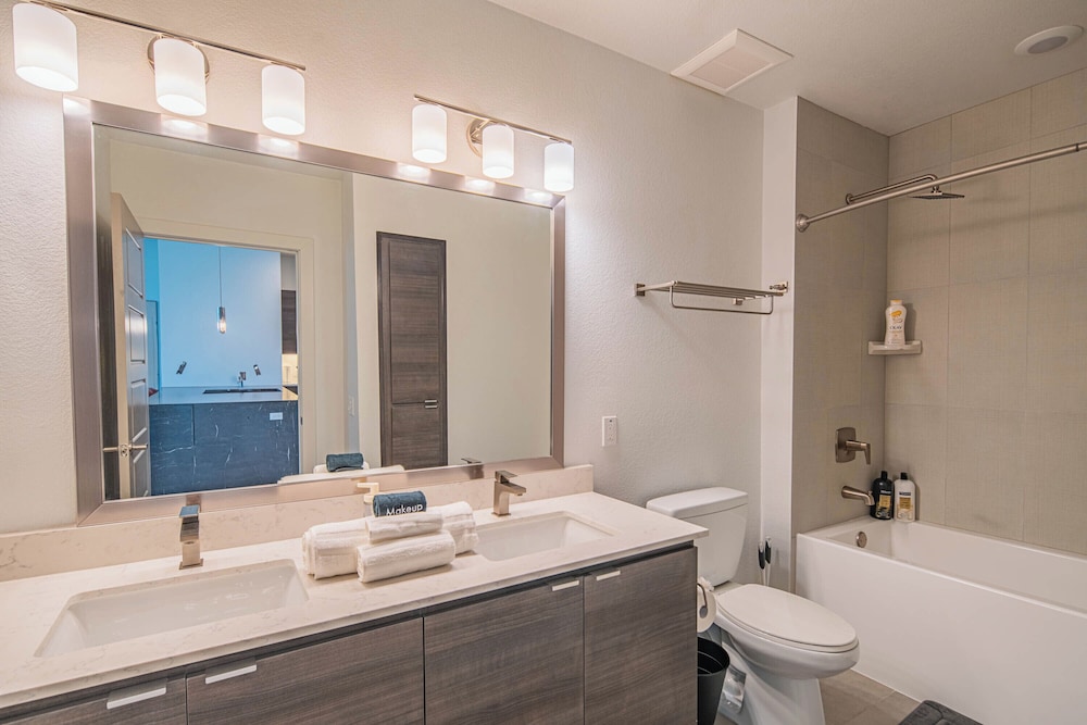 ROVE LIVING/KB - Scottsdale Grand