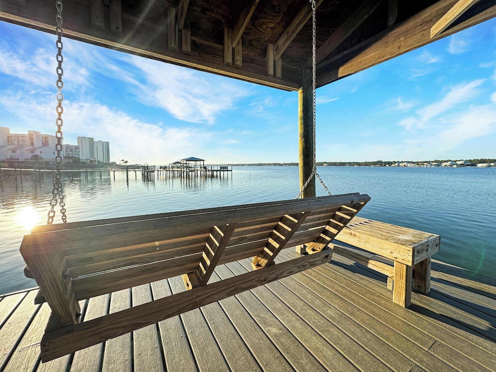 The Perfect Spot Condo for 8!