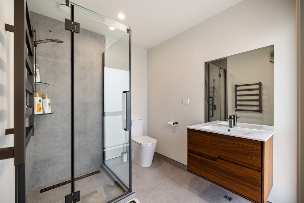 Close to Stadium 3 BR with Garage – Unit 1