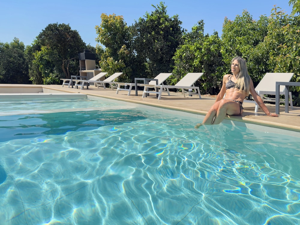 PanStel Luxury Villas - pools & jacuzzi
