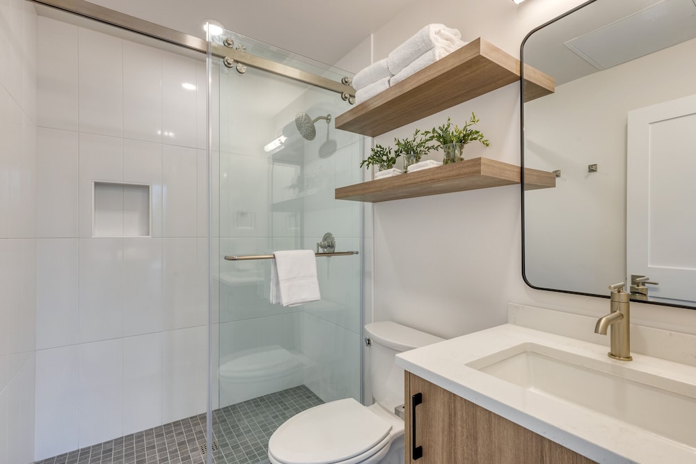 Aerie 1 by Avantstay Balcony Private Hot Tub