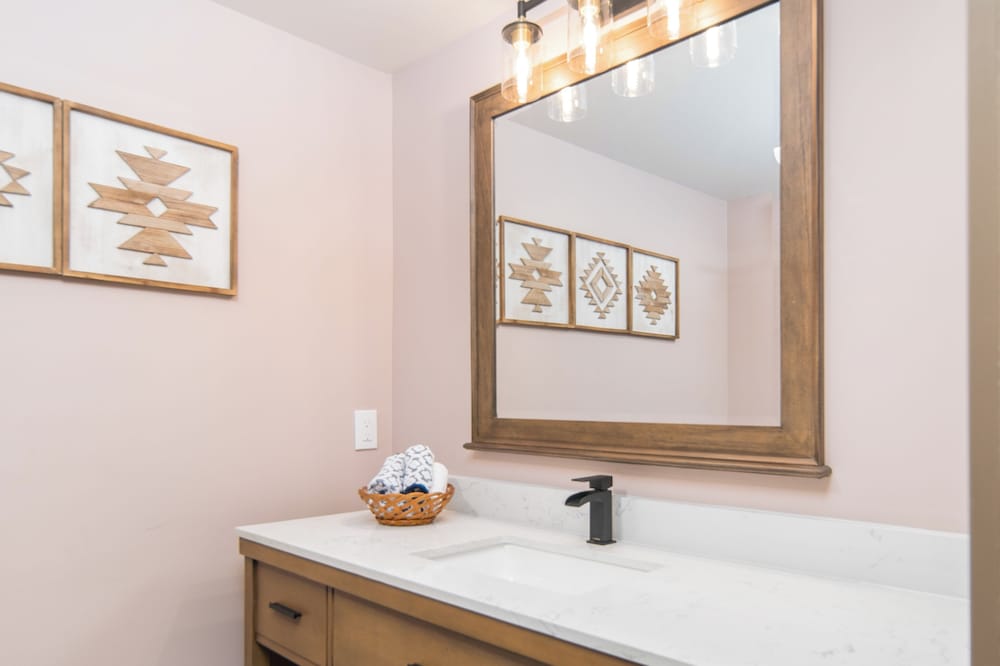 2 Mi to Beech Mtn Resort! 8,000-sq-ft Luxe Escape