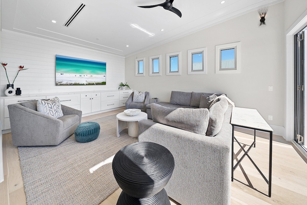 Ocean Breeze 5 Bedroom Home