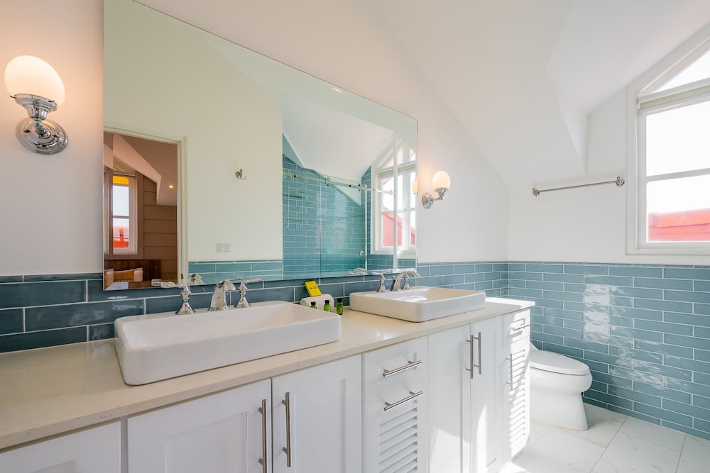 w Homely 2BR With Balcony in Panama