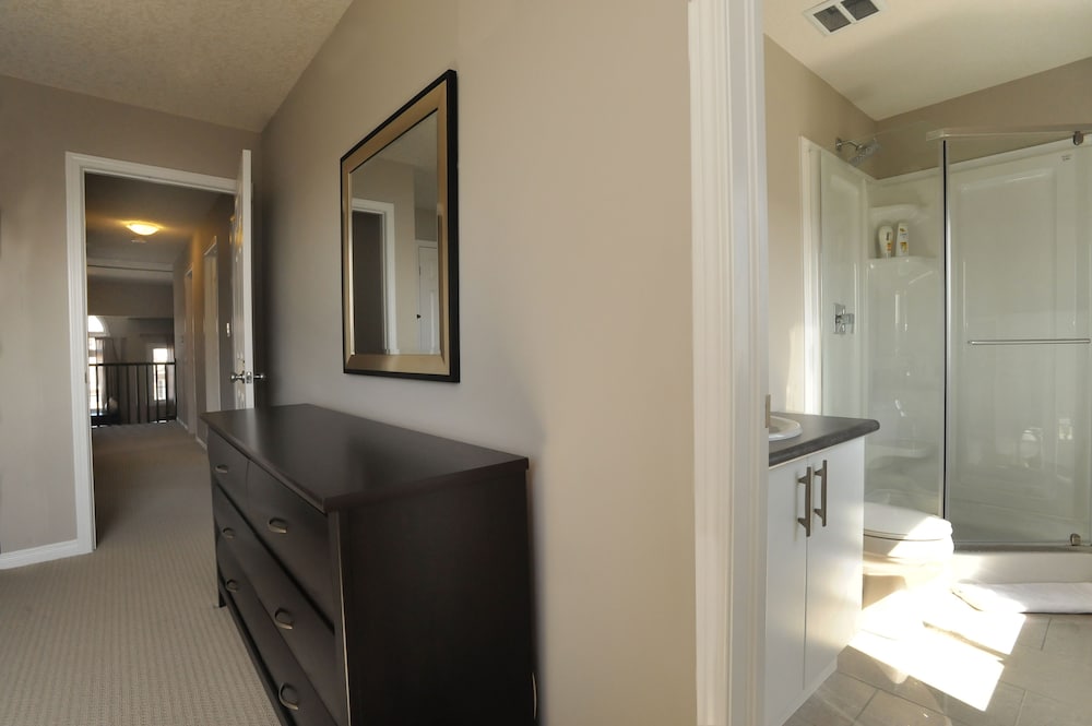 Boardwalk Homes - Executive Guest Rooms & Townhomes