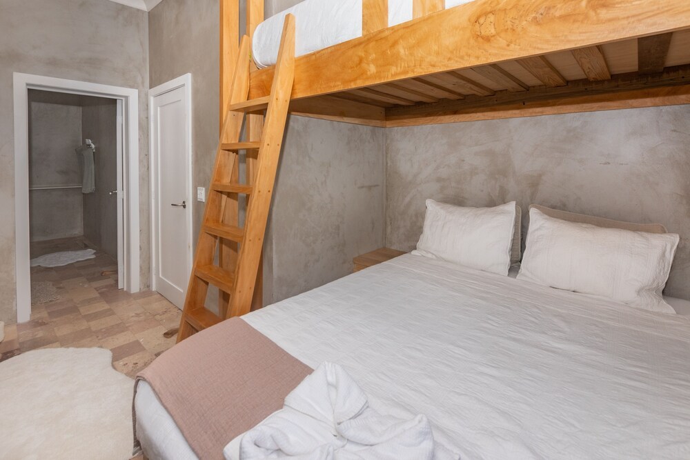 Todo Es Posible 4 Bedroom Home