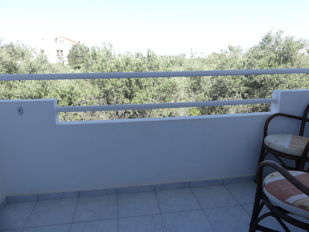 AMZ Apartments