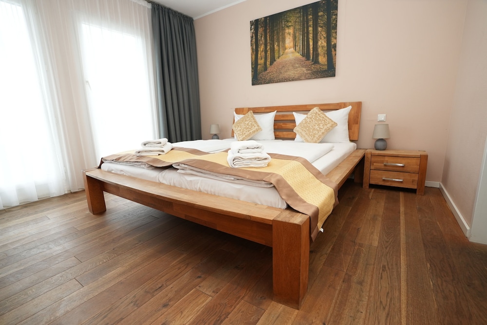 Frankfurt Vacations - Hotel Attache - Property Image 26